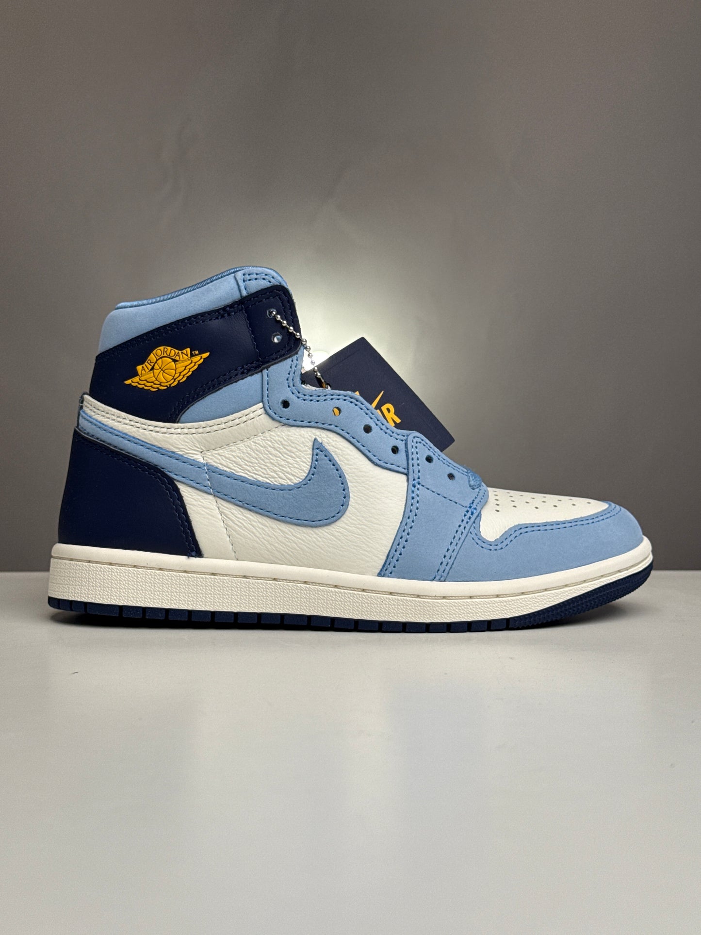 Air Jordan 1 High OG WMNS First In Flight