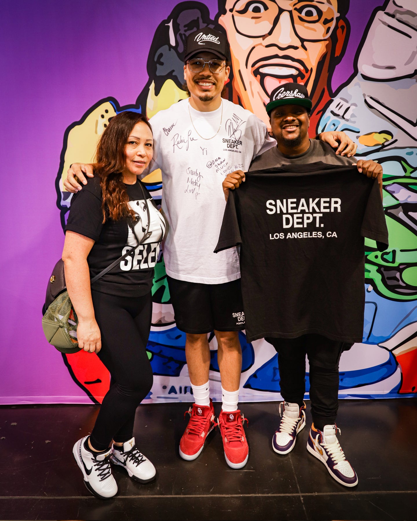SNEAKER DEPT. LOS ANGELES - BLACK TEE
