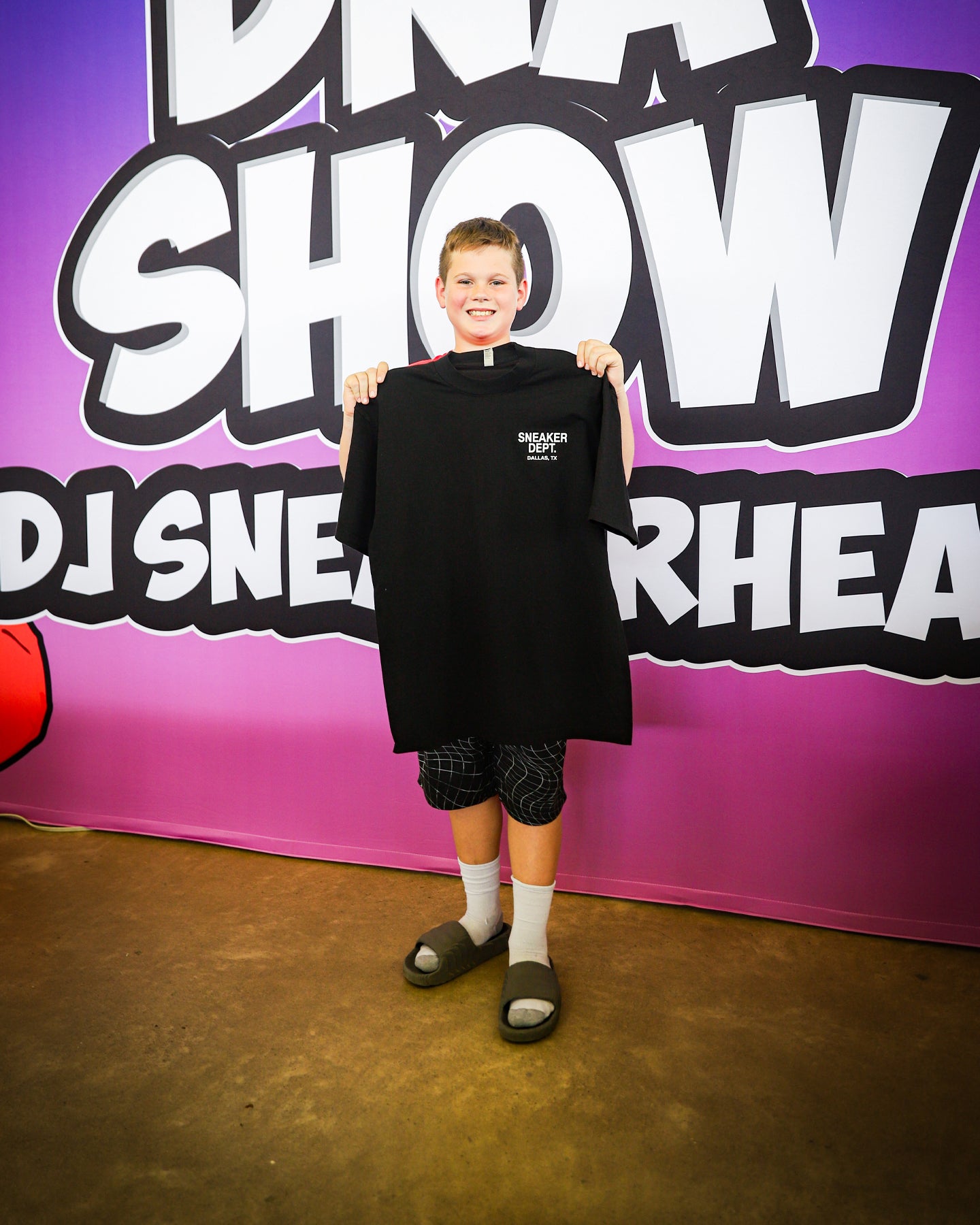 SNEAKER DEPT. DALLAS - BLACK TEE