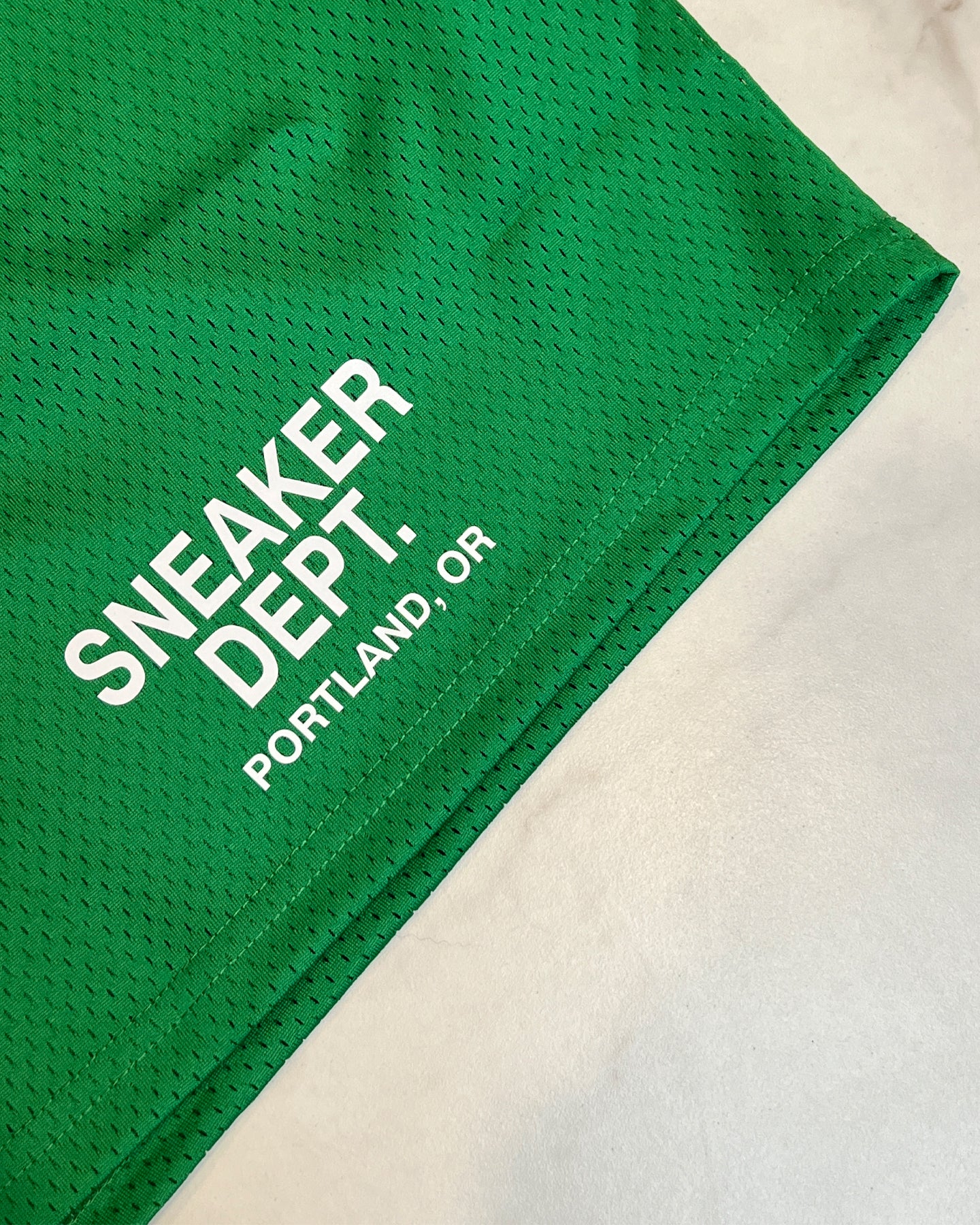 SNEAKER DEPT. SHORTS - GREEN